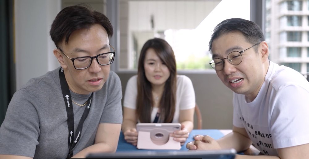 Perry Siow meeting with a client